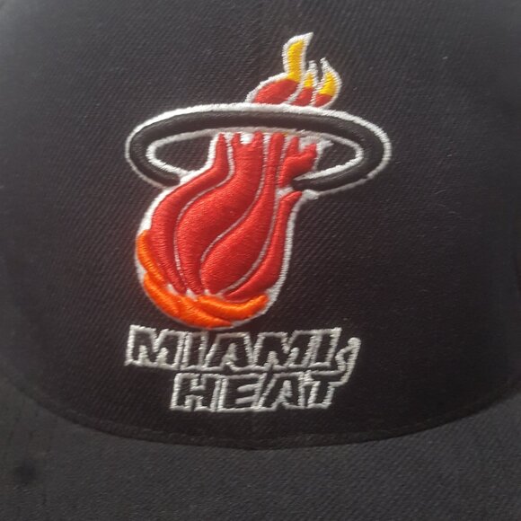 Mitchell and Ness Miami Heat Basketball Hat - Picture 2 of 9